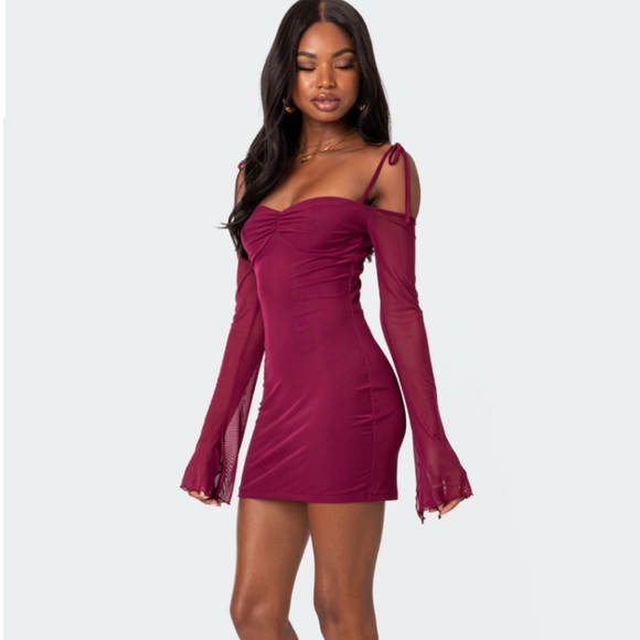 Edikted Dresses & Skirts - Edikted Mini Dress Off-Shoulder
